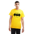 Gänseblümchen-Gelb - Side - Batman - T-Shirt Logo für Herren