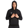 Schwarz-Weiß - Pack Shot - Umbro - "Club Leisure" Kapuzenpullover für Herren